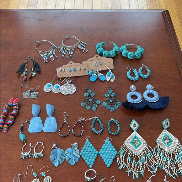 Jewelry - 35 pairs of southwestern earrings